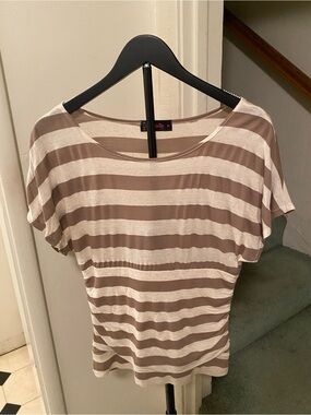 Annabelle Striped Short Sleeve Tee - Taupe & Cream size medium.